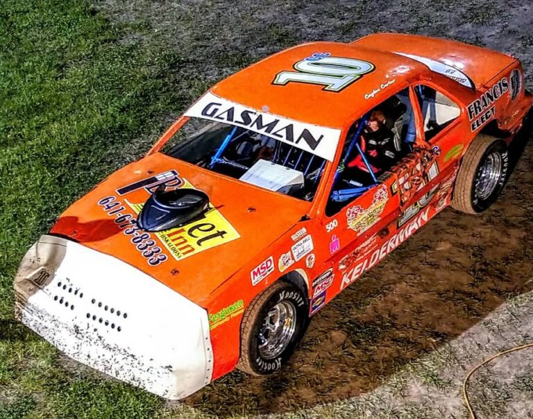 Congrats to the 10c team tonight as they brought home the feature win at the Southern Iowa Speedway.