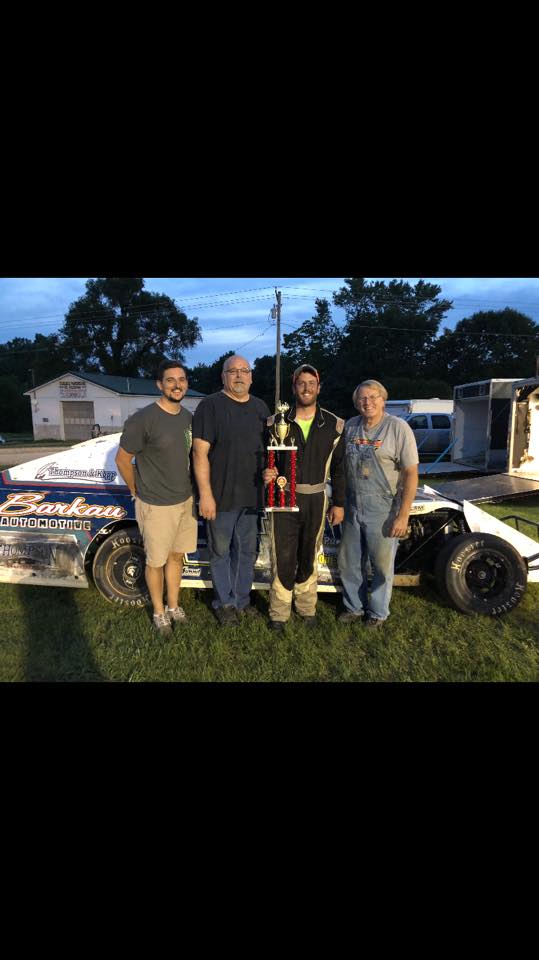 Congrats to Derek and crew! They picked up the feature win in Dubuque. #teamharris