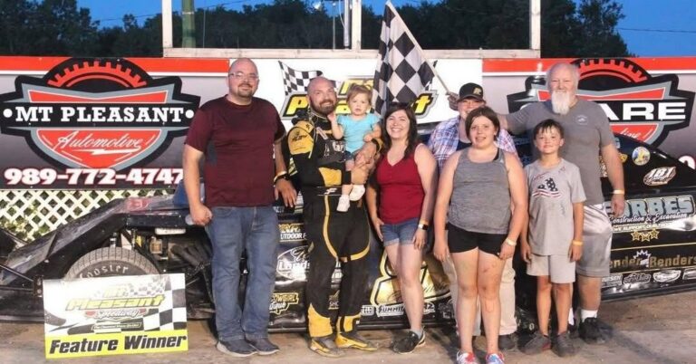 Cody Goodwin Wins at Mt. Pleasant in His Harris Auto Racing Modified! 🏁
