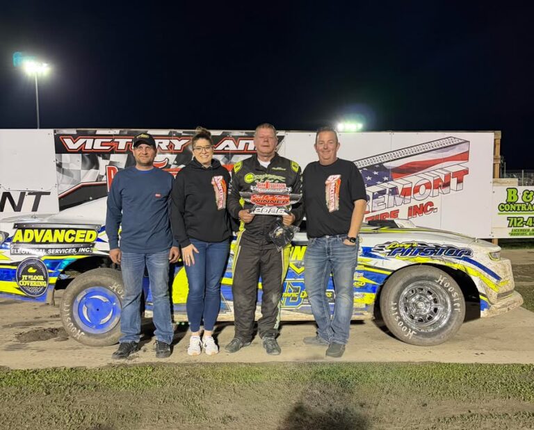 Dan Mackenthun did it again, picking up another Victory at Park Jefferson Speedway in his Terminator Stock Car! 🏁🔥