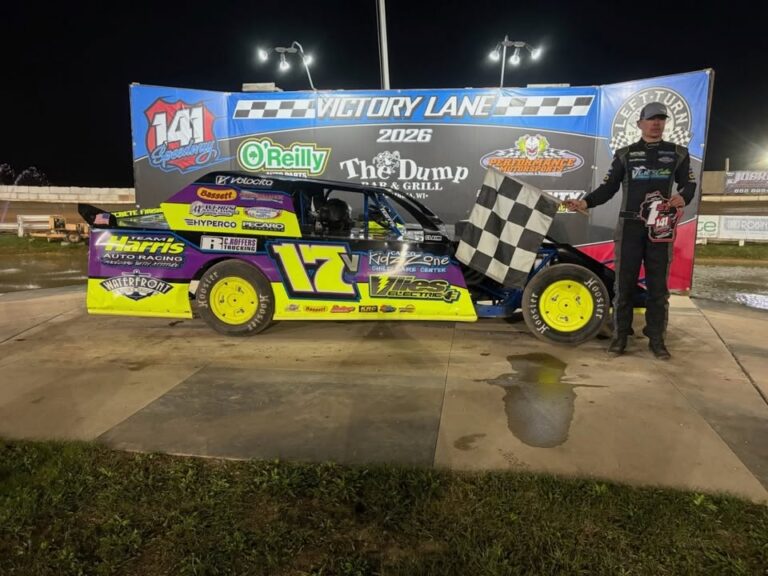 Coy Vlies Harris victory