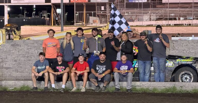 This photo is what Harris Auto Racing is all about. ❤️🏁