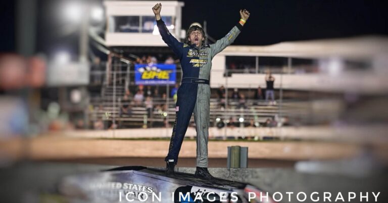 This photo is what Harris Auto Racing is all about. ❤️🏁
