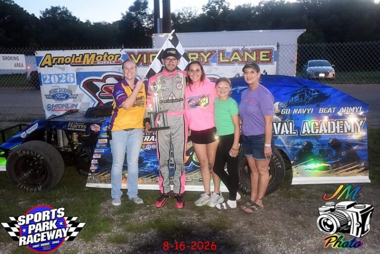 Another Sunday night in Fort Dodge, another trip to Victory Lane for Chaz Baca! 🔥🏁