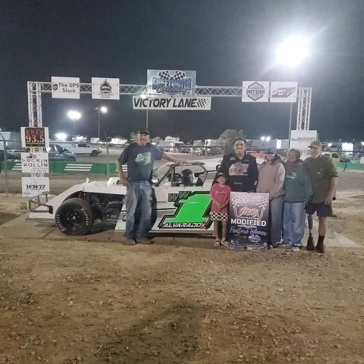 A great start with a brand-new Harris Modified! 🔥🏁